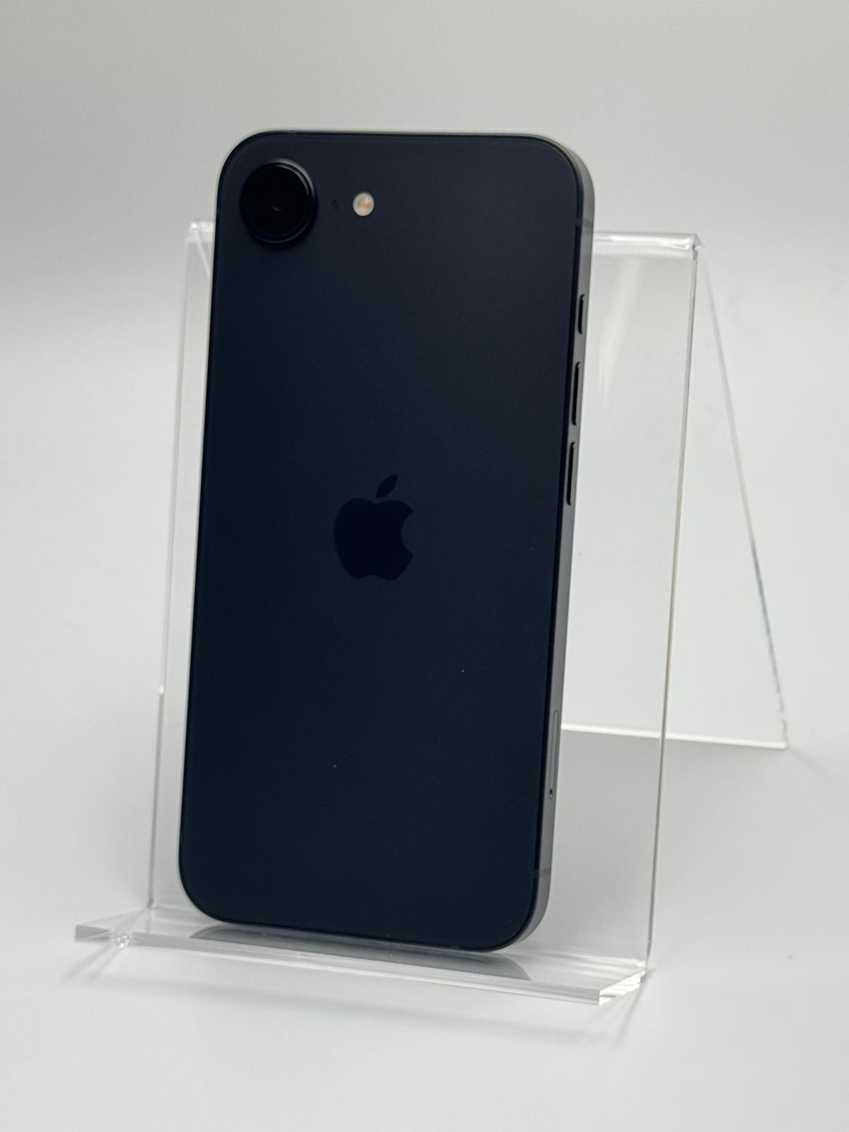 中古A】iPhone 16e 128GB ブラック バッテリー【100%】 【ネットワーク