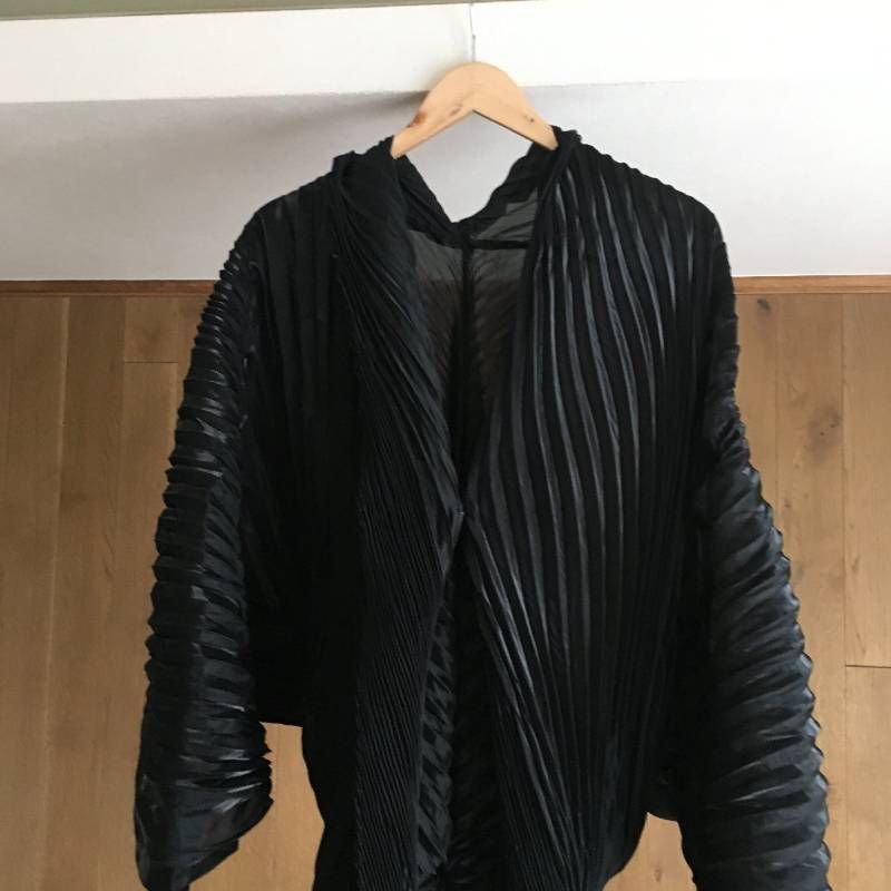 【極美品】ISSEY MIYAKE　イッセイミヤケ ハート ダウンベスト　変形 極美品 ISSEY MIYAKE イッセイミヤケ 変形 トップス2 IM33FD122