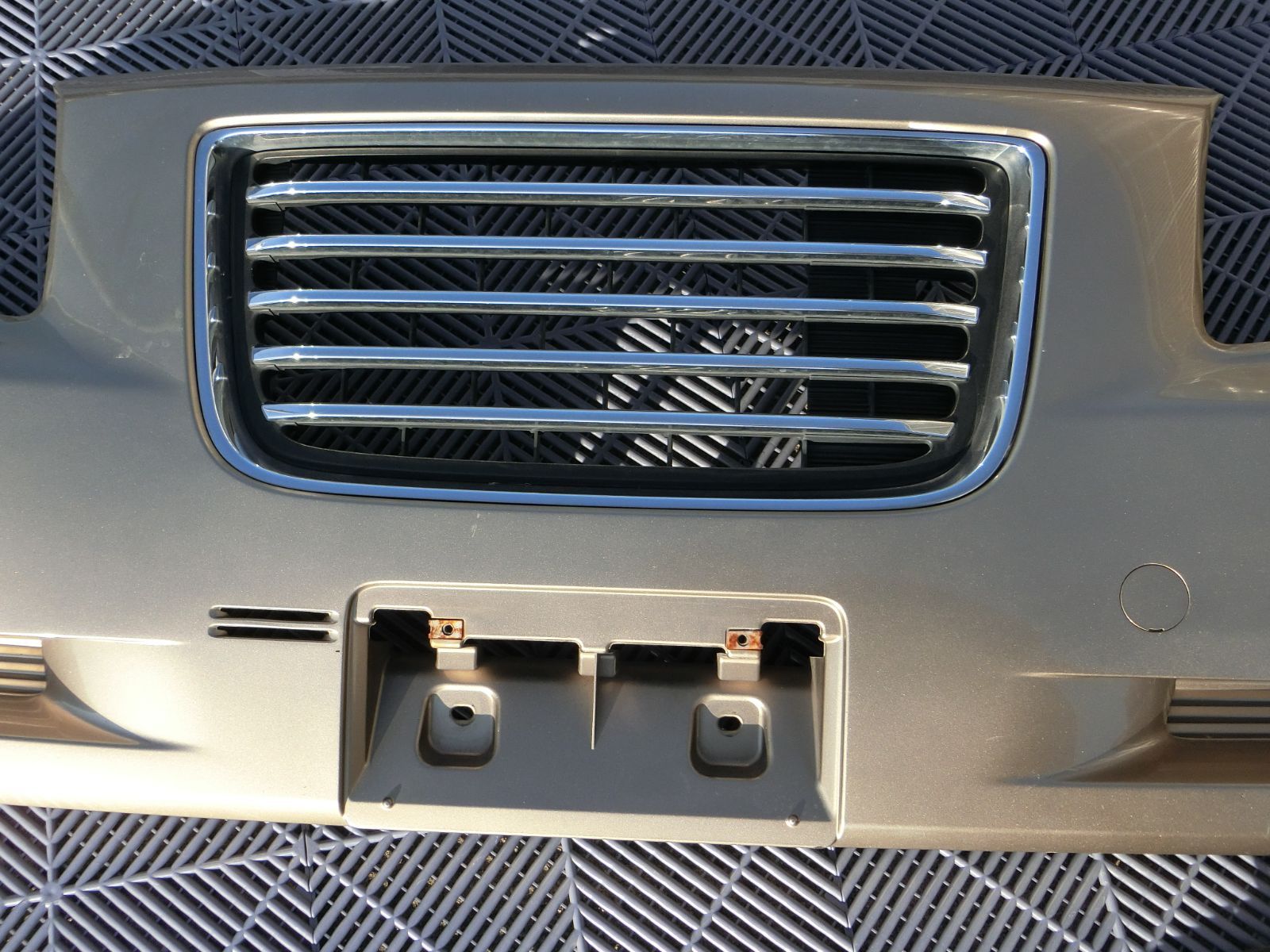 835] 送料無料 個人宅配送可 バモス ホビオ HM3 HM4 フロントバンパー