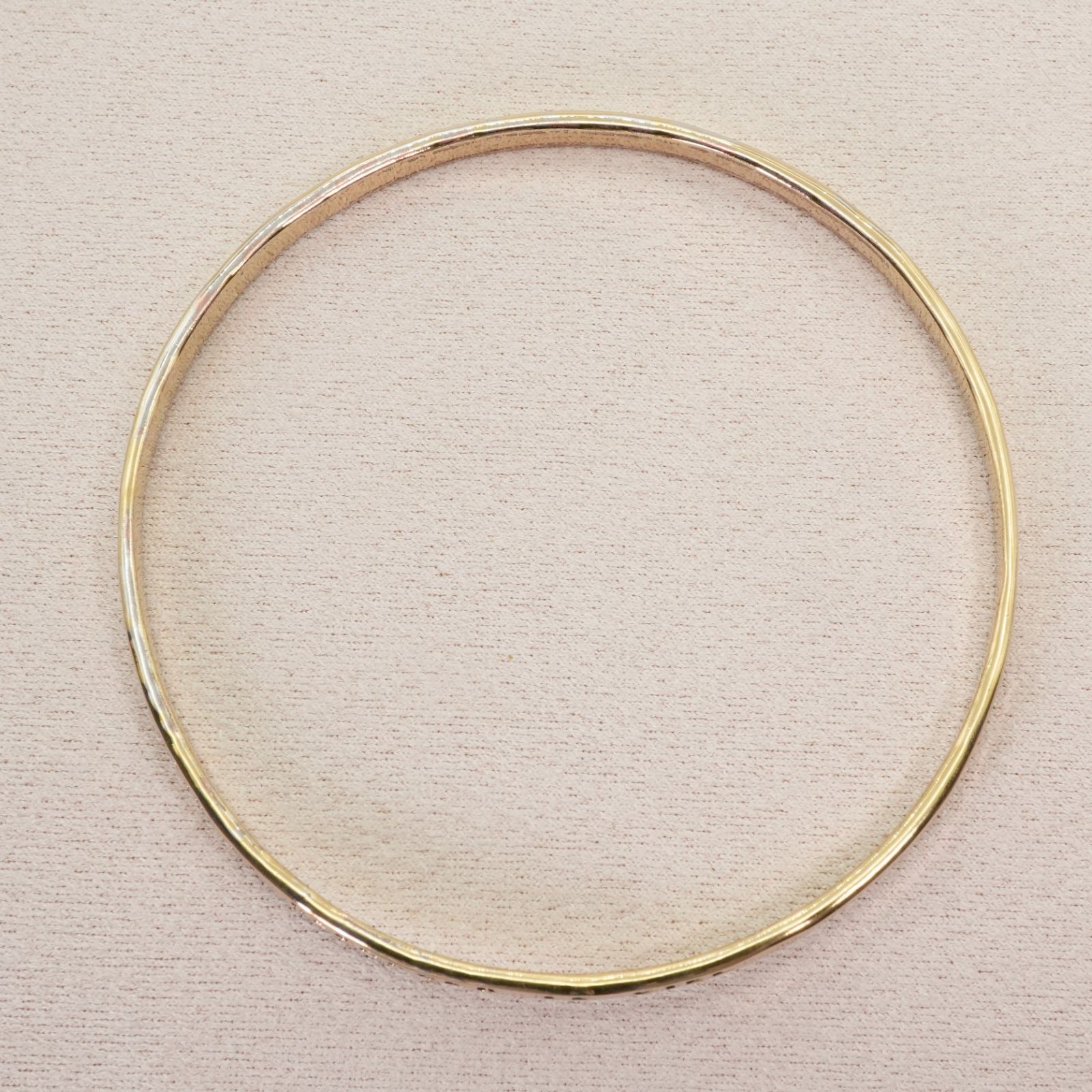 セルジュ・トラヴァル　ゴールドバングル SERGE THORAVAL セルジュトラヴァル バングル 【座って空を見上げて