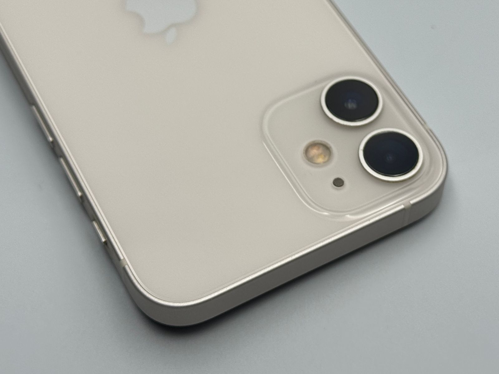 中古B】iPhone 12 mini 64GB ホワイト バッテリー【83%】 SIMフリー 白