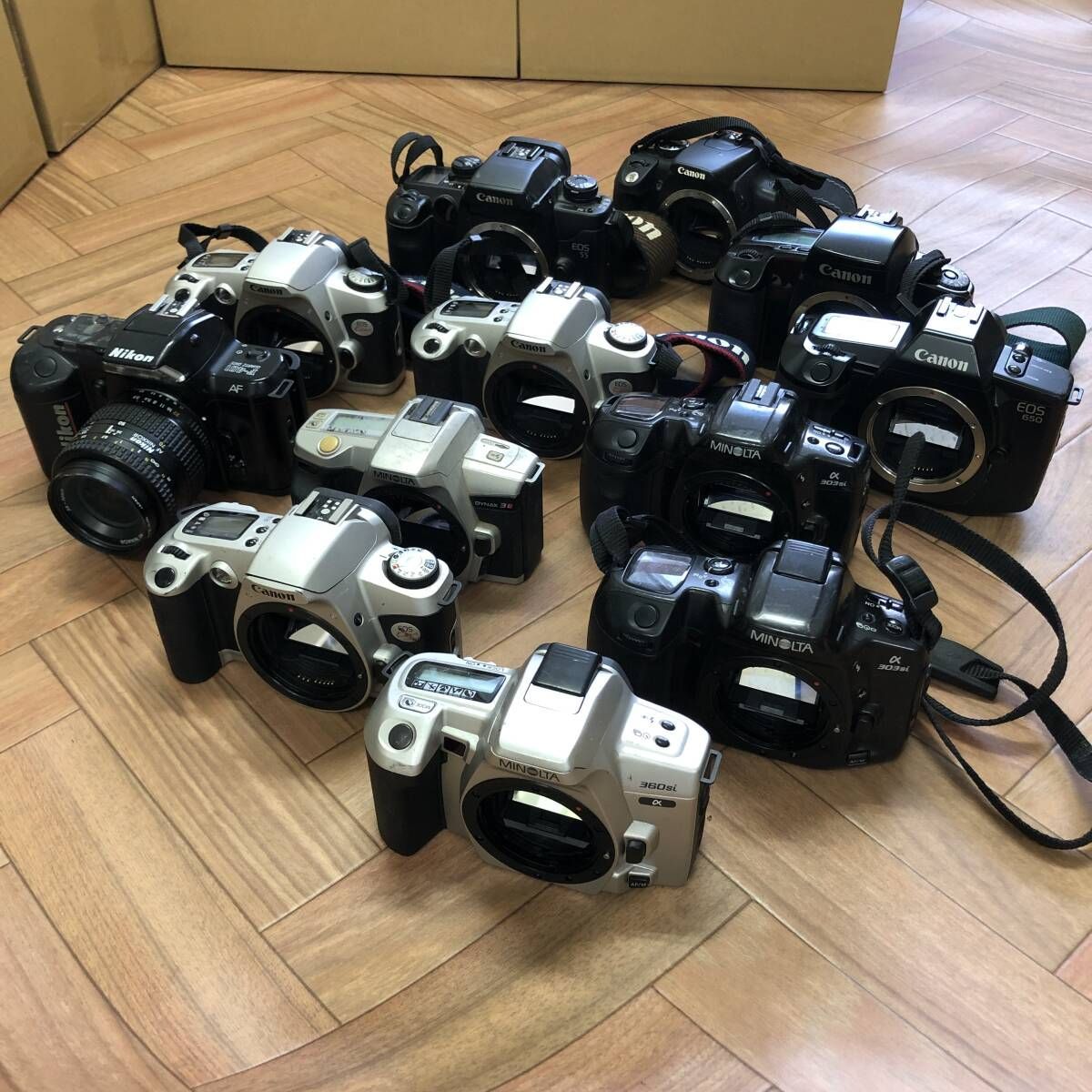 レトロ 一眼レフカメラ カメラ 色々 4台まとめて フルサイズミラーレス「ニコン Z f」爆誕！ レトロなデザインに最先端