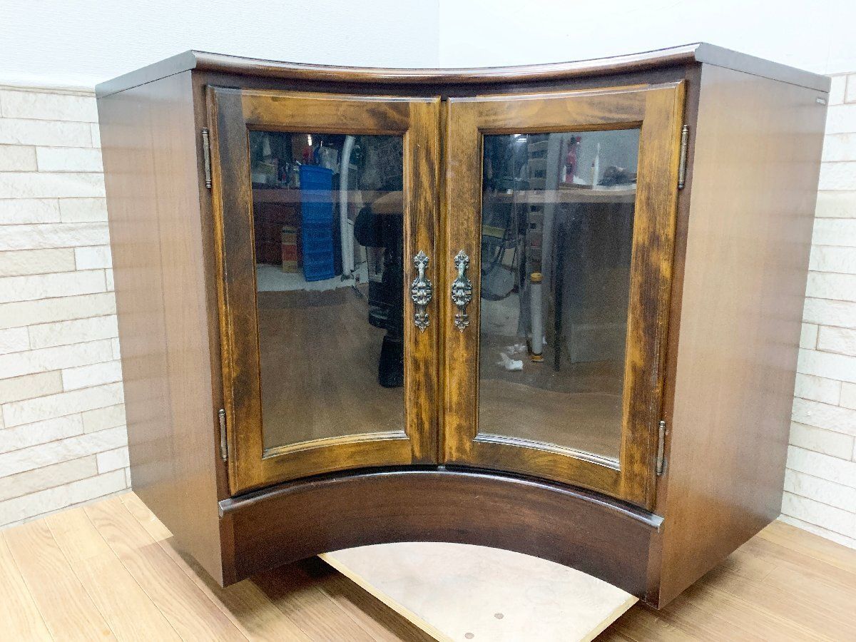 カリモク karimoku コーナーキャビネット ガラス扉 飾り棚 コロニアル