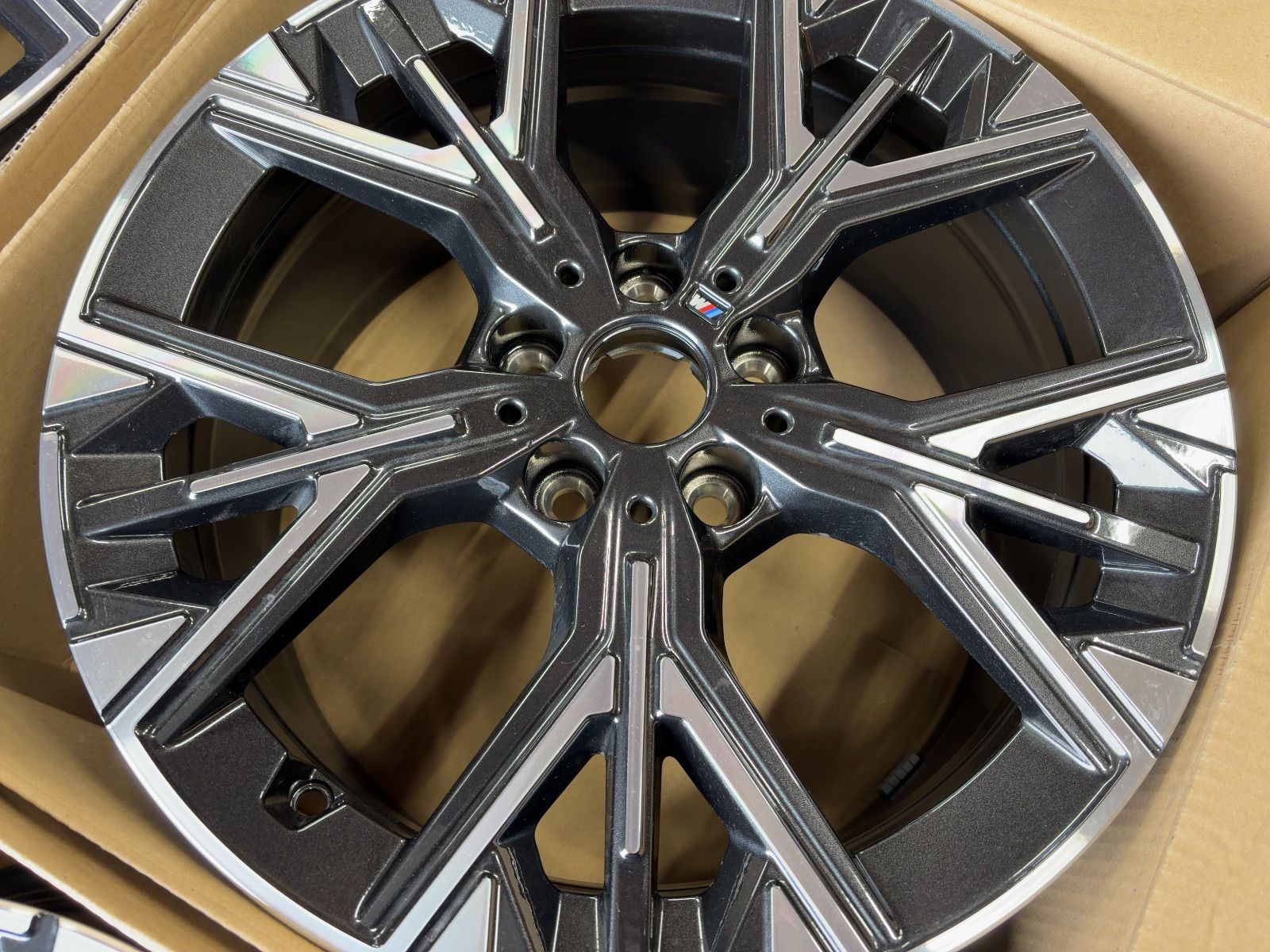 BMW F70 1シリーズ 純正品 Mスポーツ 新車外し 18インチ 4本 - メルカリ