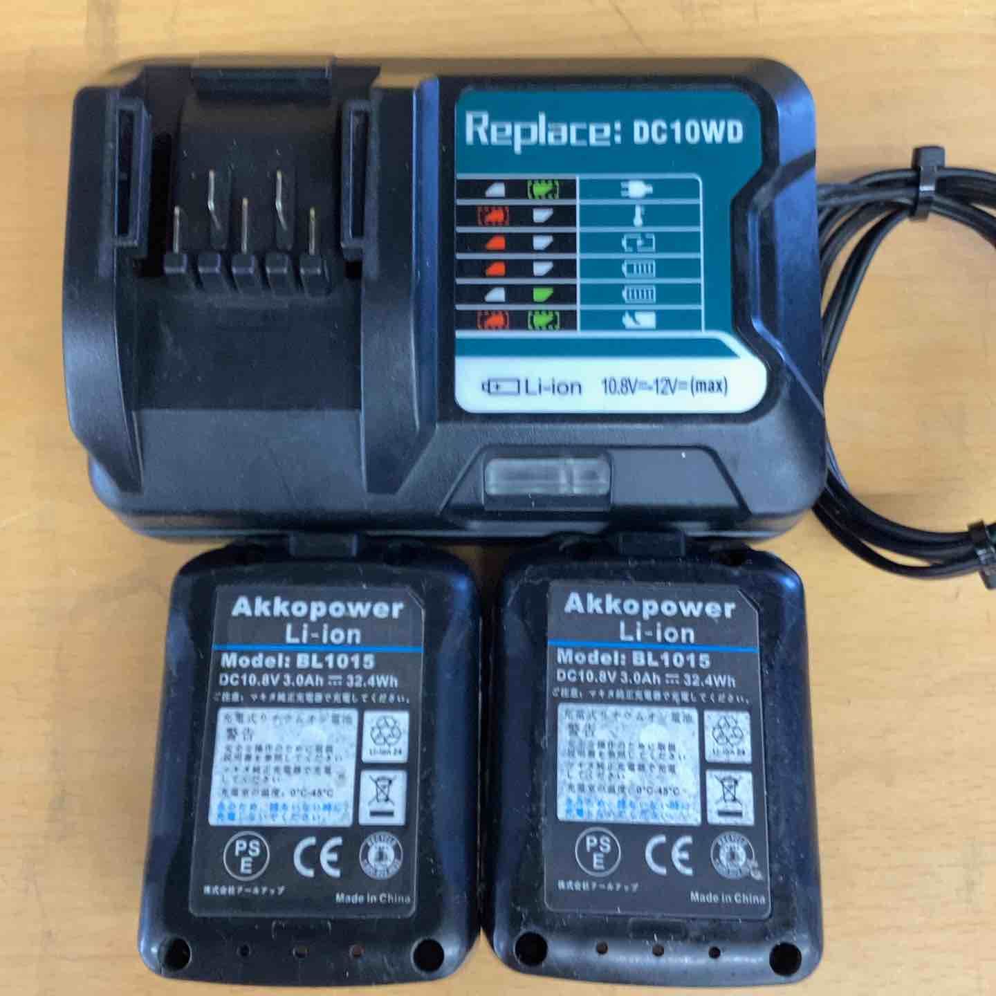 Makita マキタラジオ MR052／10.8Vバッテリー・充電器【純正品】 オーディオ機器 Makita マキタラジオ MR052／10.8Vバッテリー・充電器