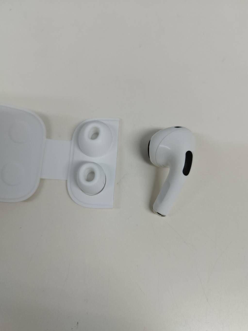 正規品】Apple AirPods Pro 第2世代/A2699/ワイヤレスイヤホン/左耳