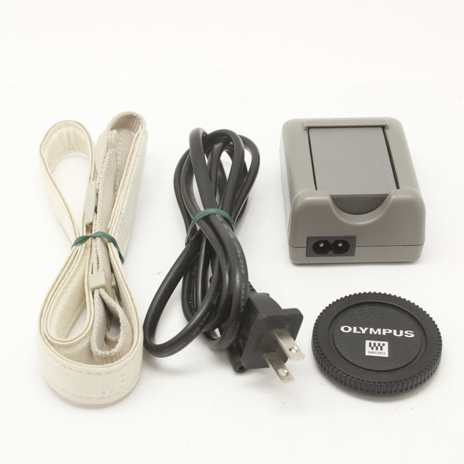 ジャンク品】OLYMPUS PEN E-PL8 ボディ - メルカリ