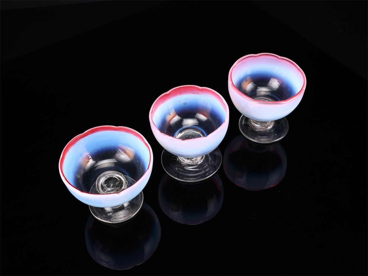 明治大正期 【ウランガラス】 乳白赤縁輪花 氷コップ 3点セット／本物