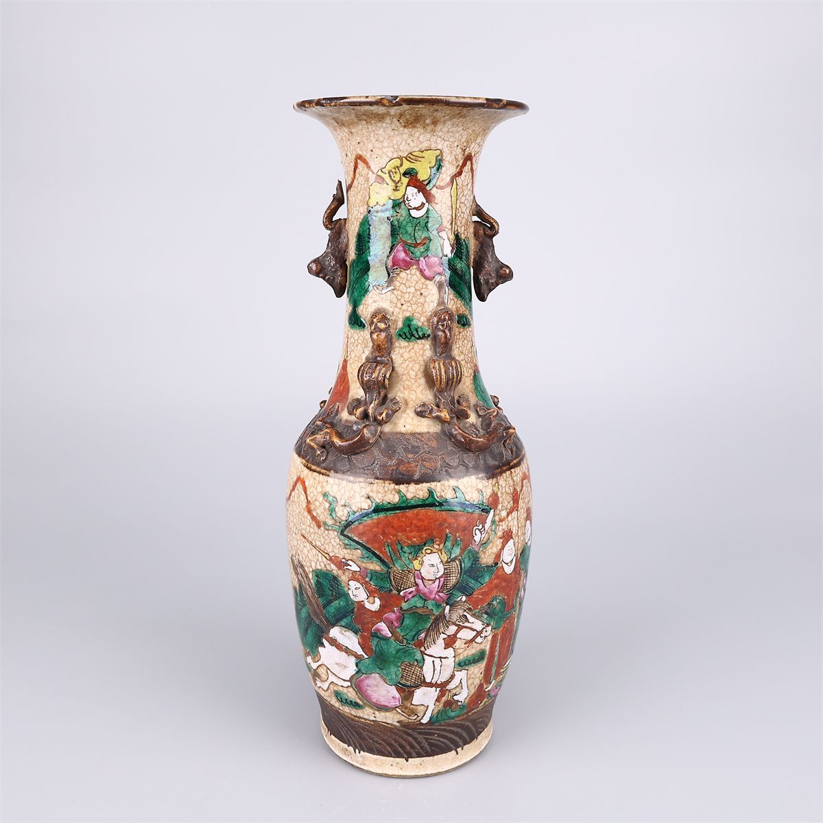 唐物 【清代景徳鎮製】 哥釉鉄絵粉彩人物紋 大花瓶 高30㎝／時代の窯傷