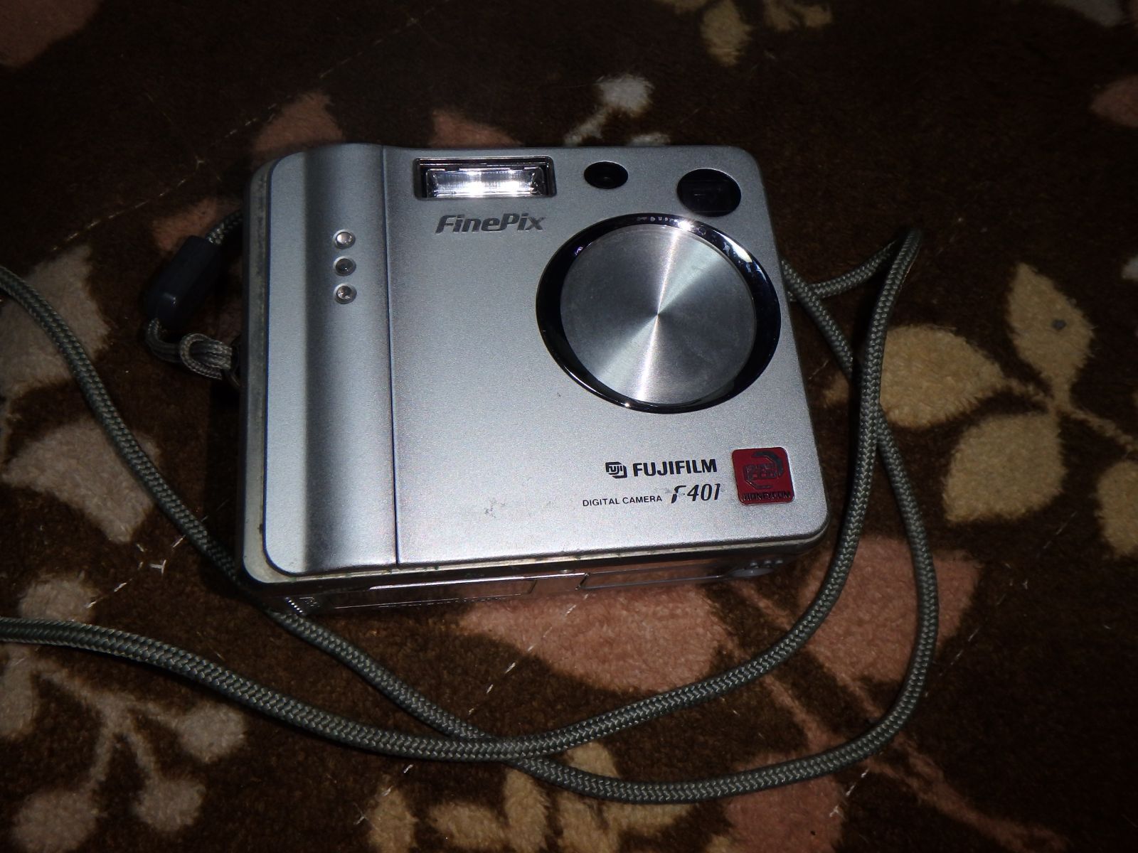 動作品 FUJIFILM F401 FinePix デジタルカメラ B - メルカリ