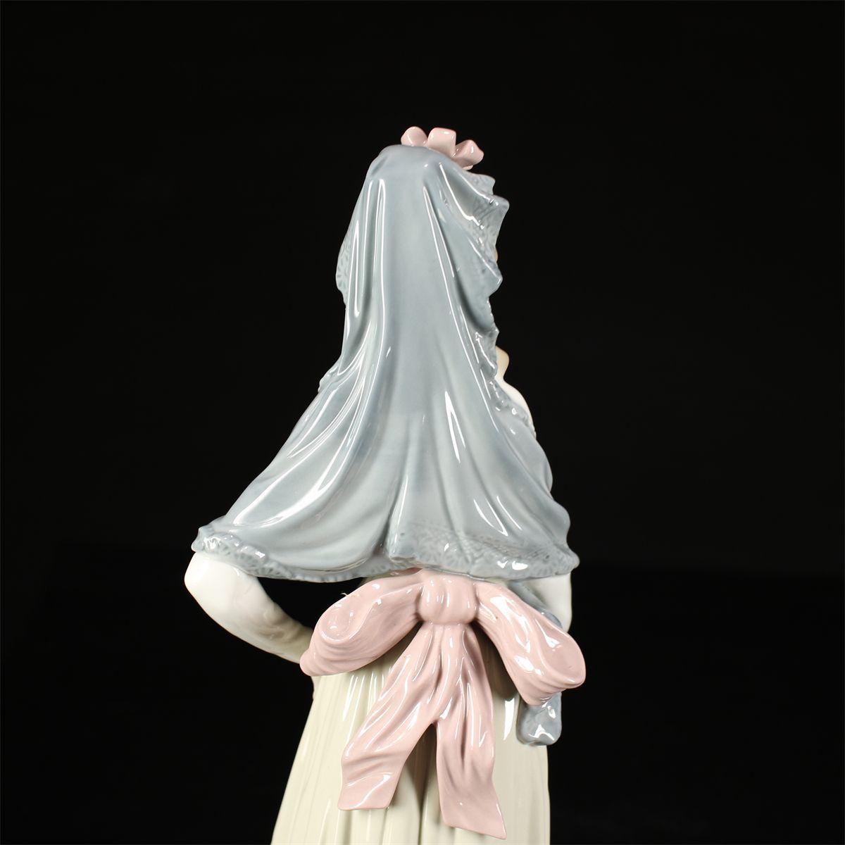 リヤドロ　箱付き　ドレス　フィギュリン リヤドロ 箱付き ドレス フィギュリン LLADRO 【リヤドロ】 磁器人形