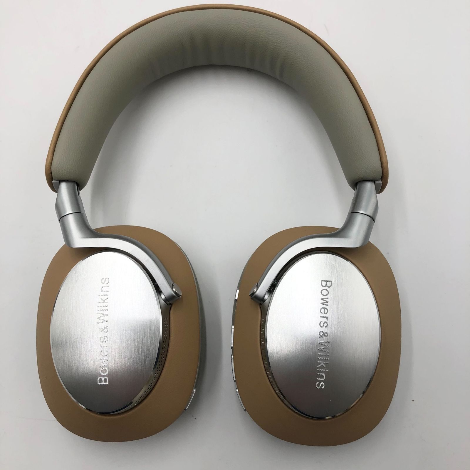Bowers & Wilkins】 Px8 (タン) ワイヤレス・ヘッドフォン フラッグ