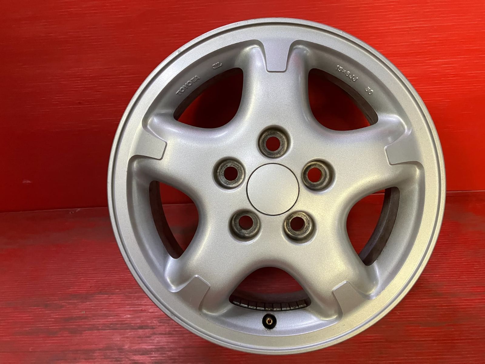 中古ホイール[15x6.0+50 114.3/5H トヨタ エスティマエミーナ純正] 4本