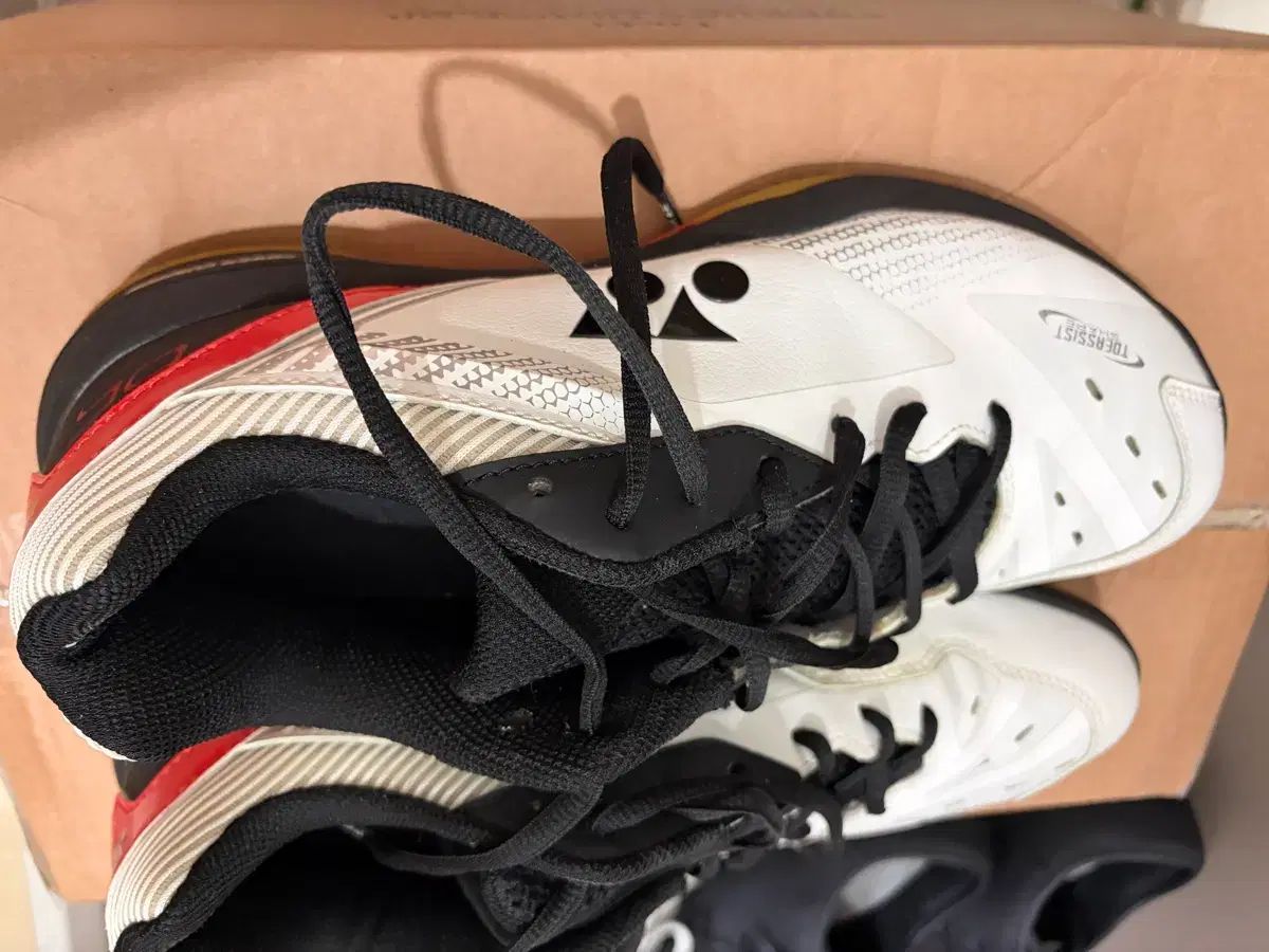 YONEX ヨネックス バドミントンシューズ 65z 275mm - メルカリ