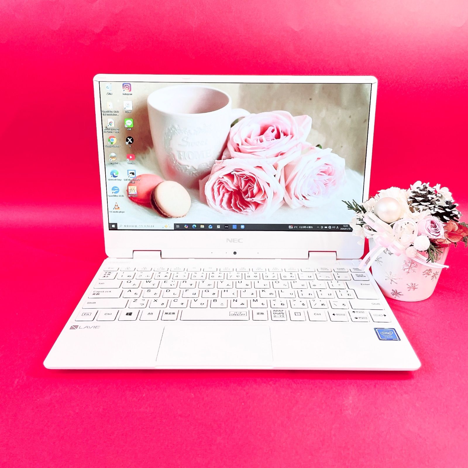 バッテリー良好❣️小型軽量！おしゃれホワイト✨️薄型ノートパソコン