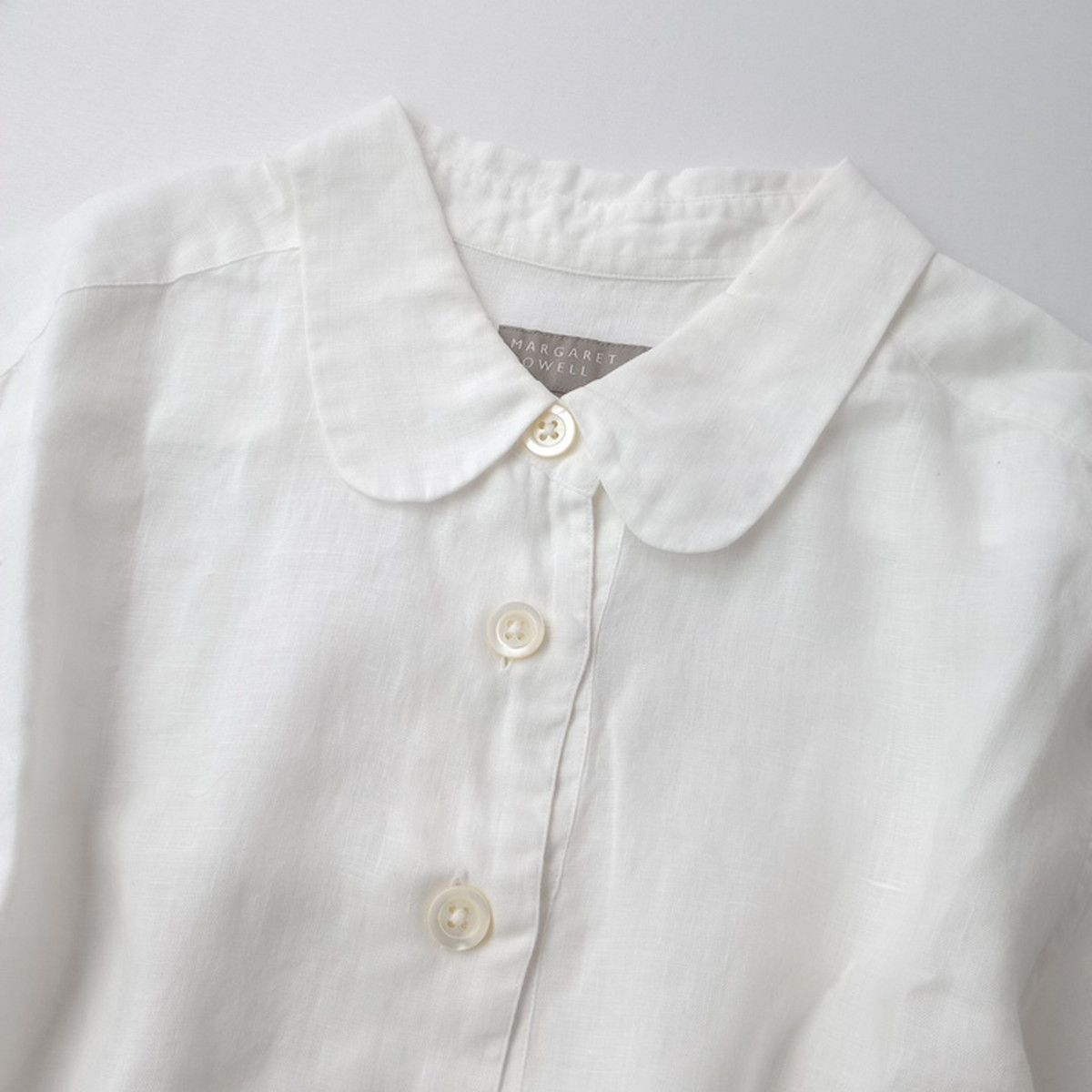 マーガレットハウエル　リネン　ヘチマ襟　ブラウス　Ⅱ ホワイト MARGARET HOWELL（マーガレットハウエル）の「LINEN VOILE（シャツ