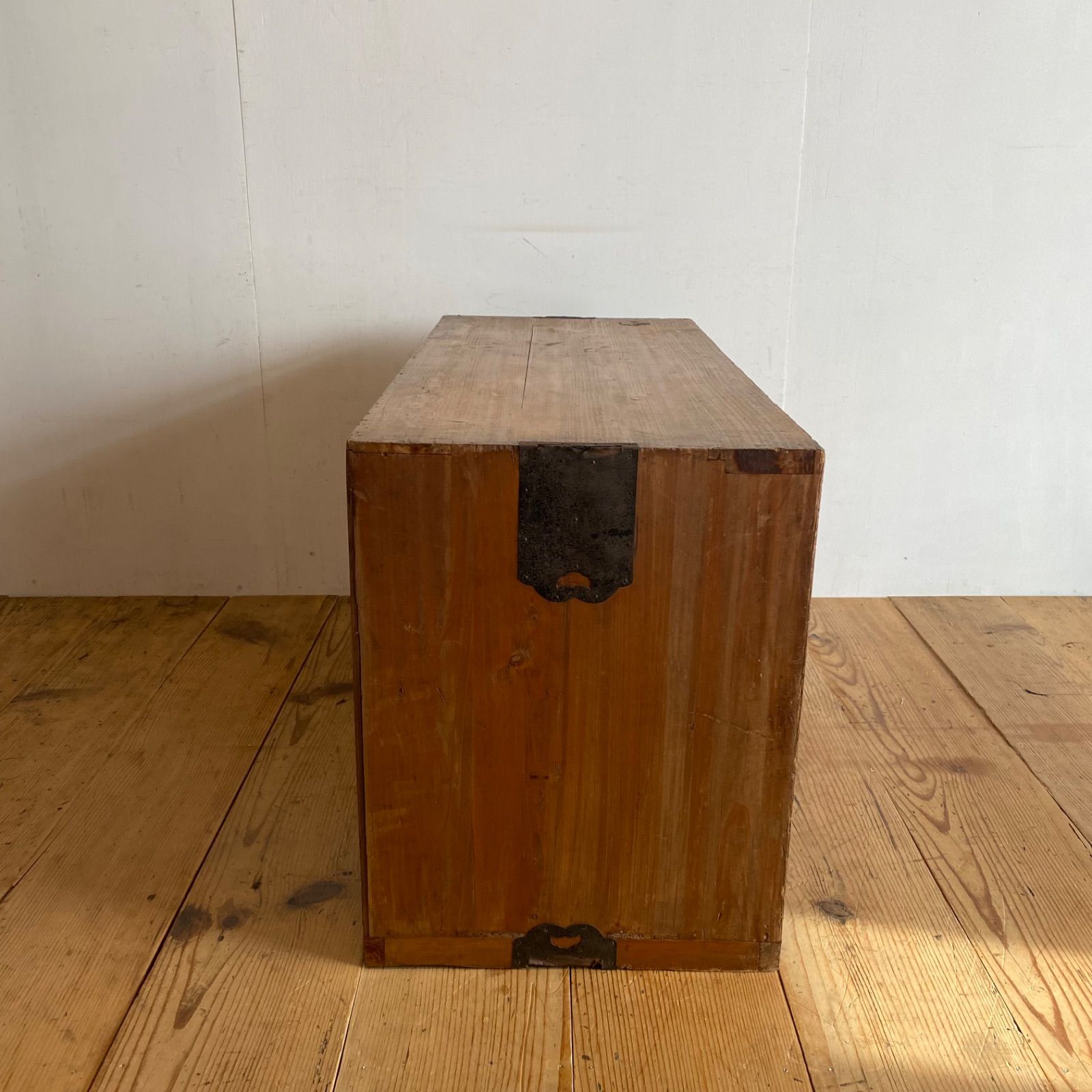 古家具 前桐 桐箪笥 整理箪笥 3段 抽斗 ローボード テレビ台 古家具 前桐 杉無垢 古い 桐箪笥 整理箪笥 3段 ローボード テレビ台 抽斗