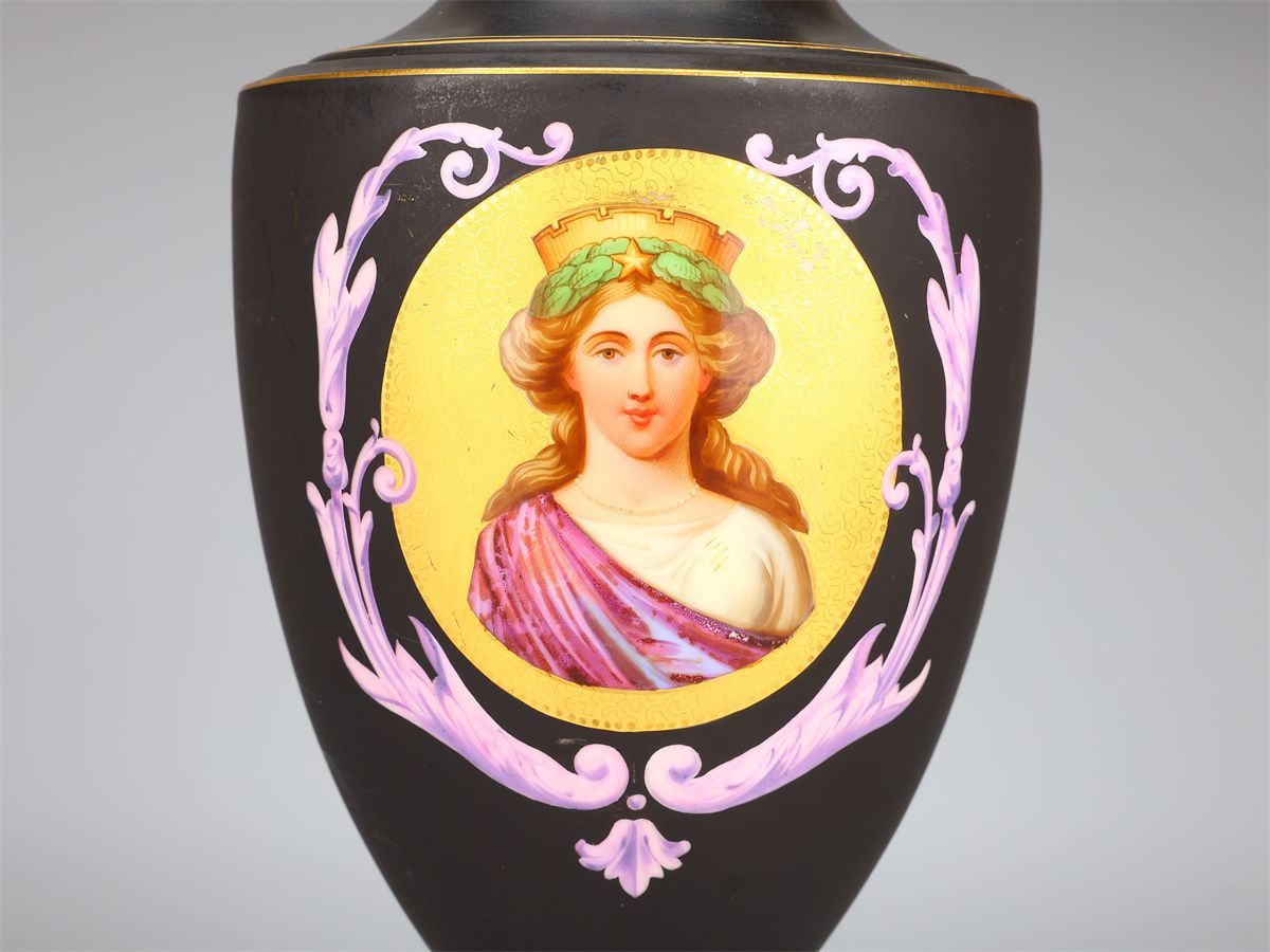 工芸ガラス BOHEMIA 【ボヘミア】 黒地人物画 花瓶 2点 一対 高30