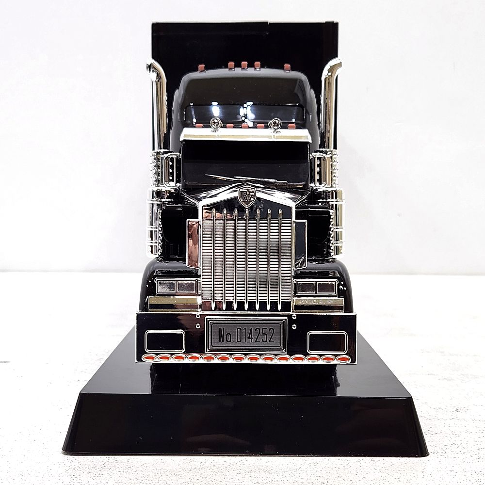 小牧店】B'z COMPLETE SINGLE BOX Trailer Edition 【I325-4257