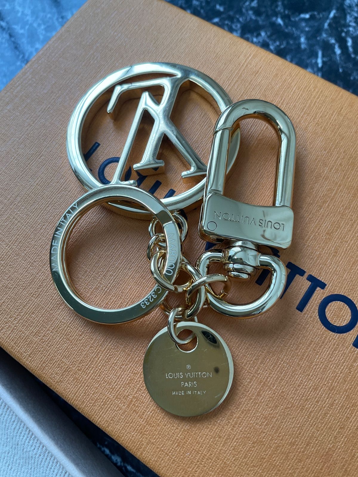 美品】ルイヴィトン LOUIS VUITTON バッグチャーム LVサークル