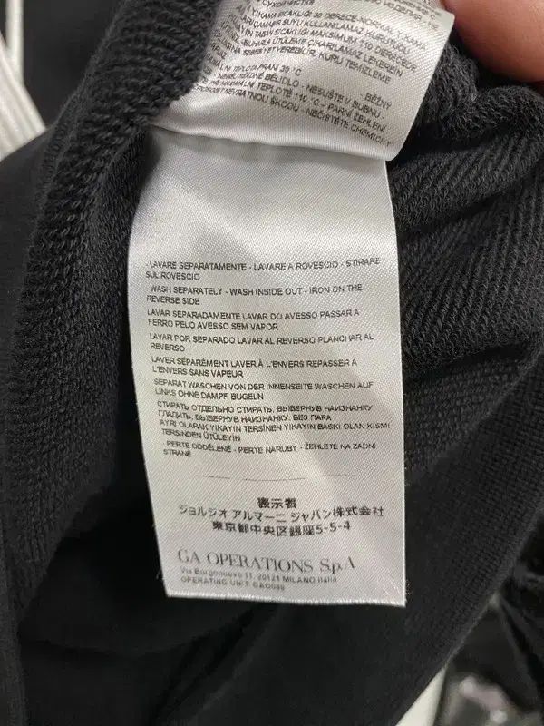 99857096_7