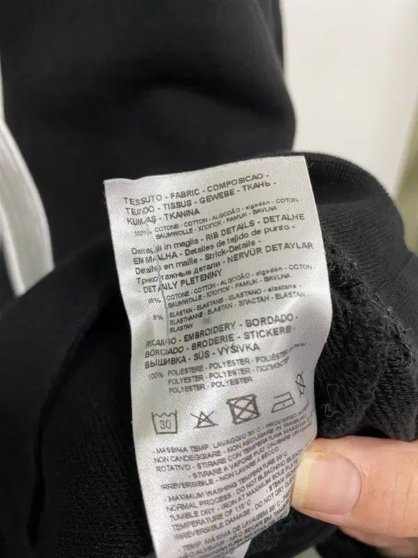 99857096_9