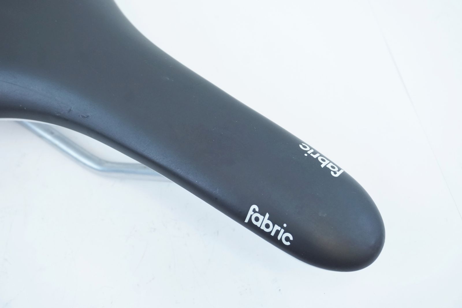 fabric Scoop Pro Team Flat カーボンレールサドル fabric