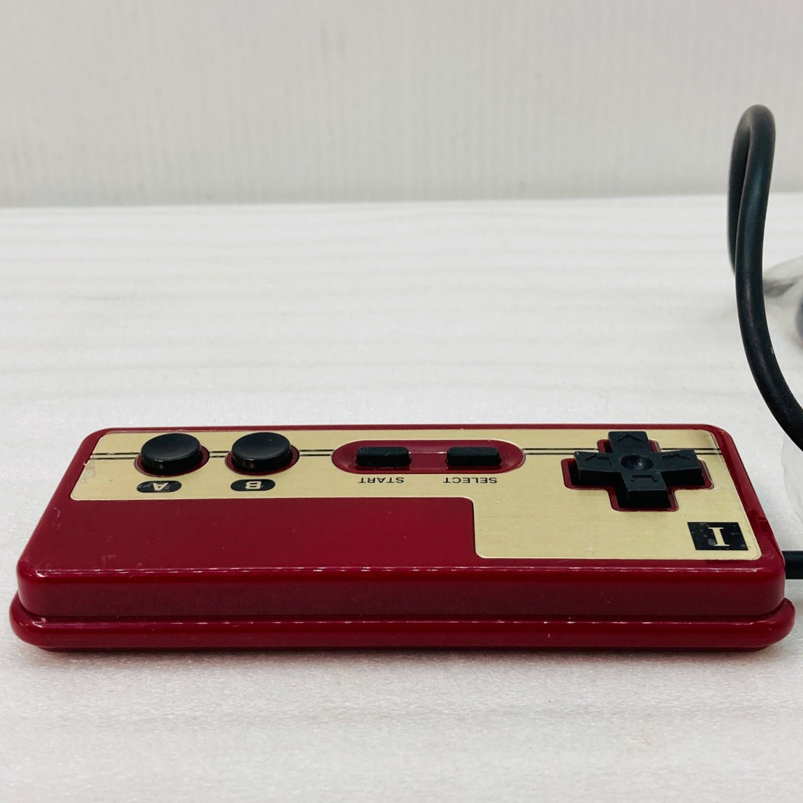 未使用品】初代 ファミリーコンピュータ FC コントローラⅠ 赤 金