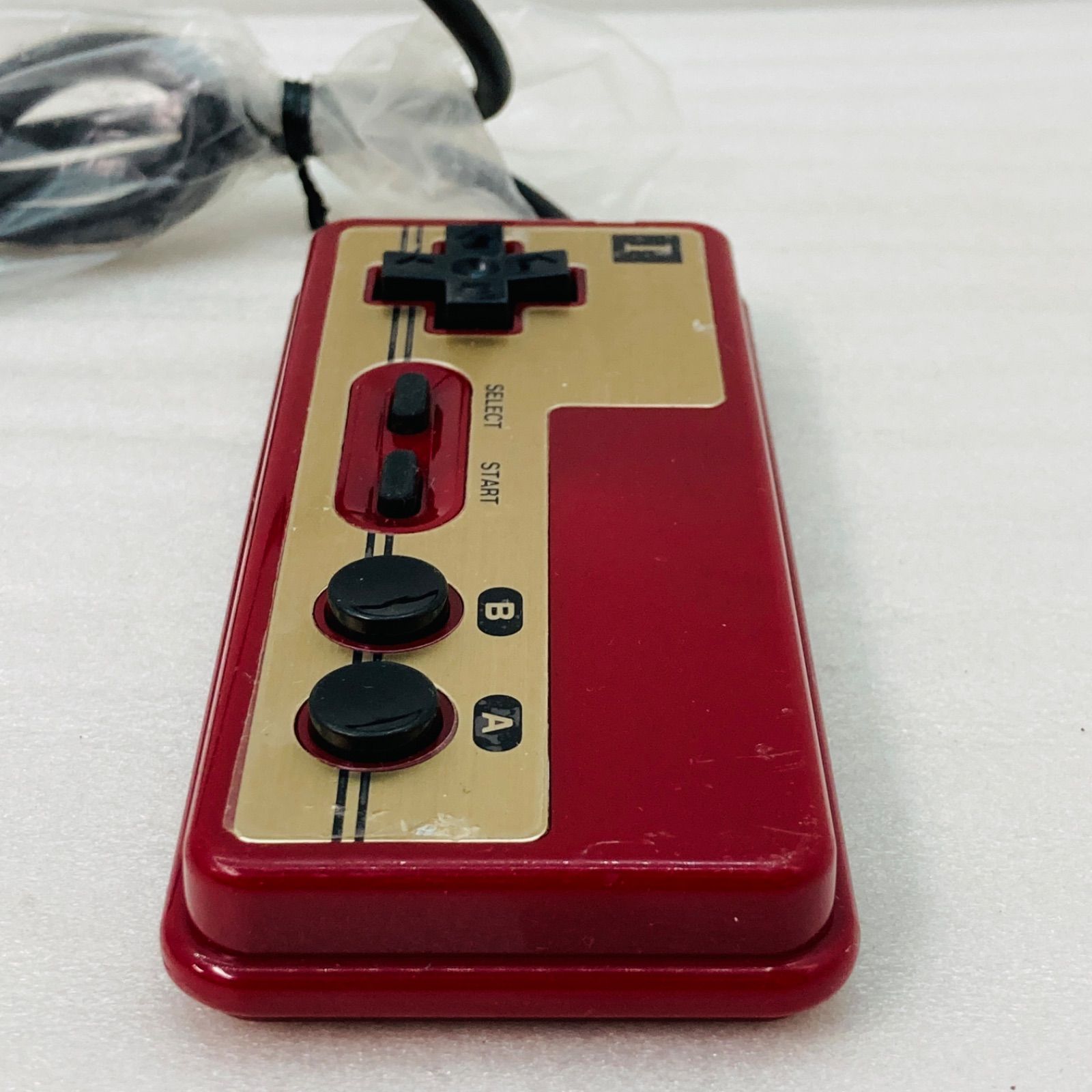 未使用品】初代 ファミリーコンピュータ FC コントローラⅠ 赤 金