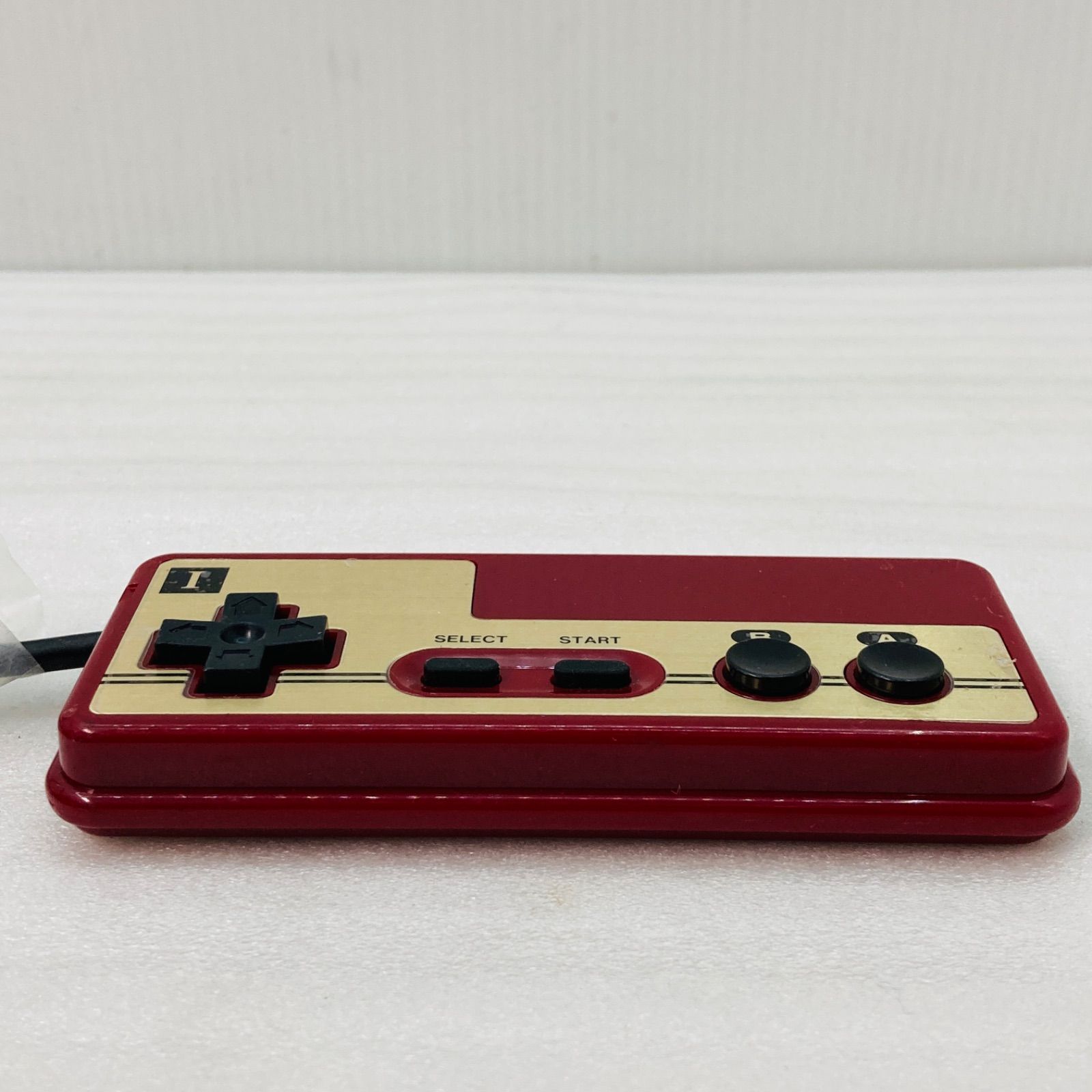 未使用品】初代 ファミリーコンピュータ FC コントローラⅠ 赤 金