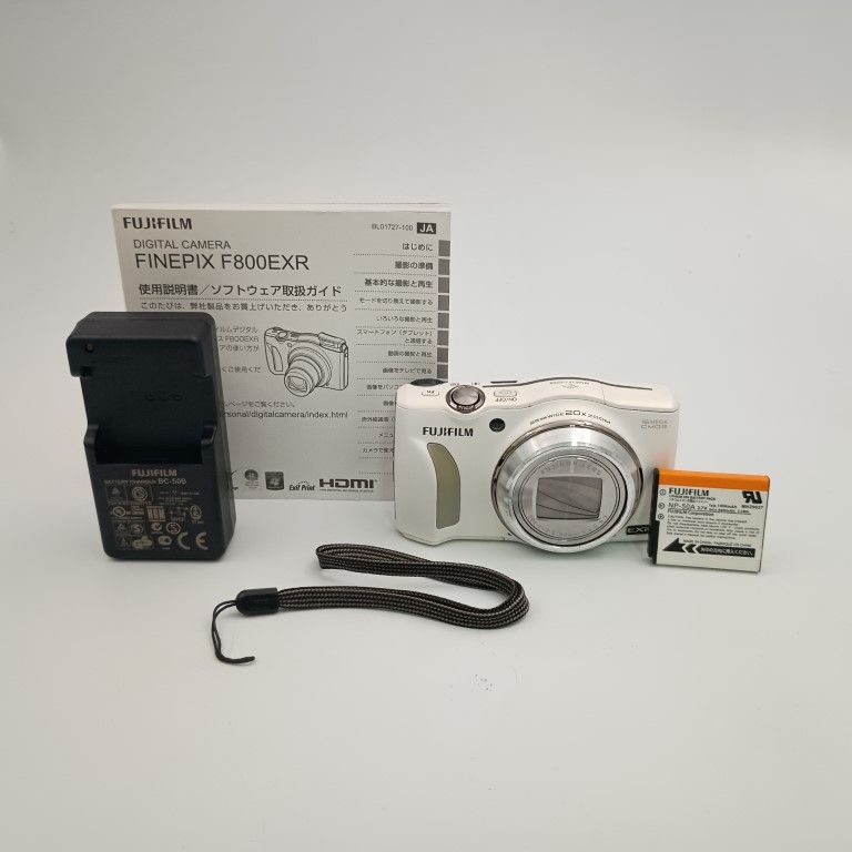 FUJIFILM FINEPIX F800EXR White コンパクトデジタルカメラ - メルカリ