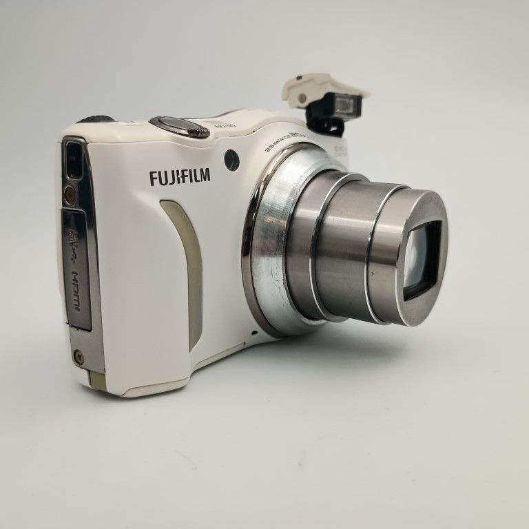 FUJIFILM FINEPIX F800EXR White コンパクトデジタルカメラ - メルカリ