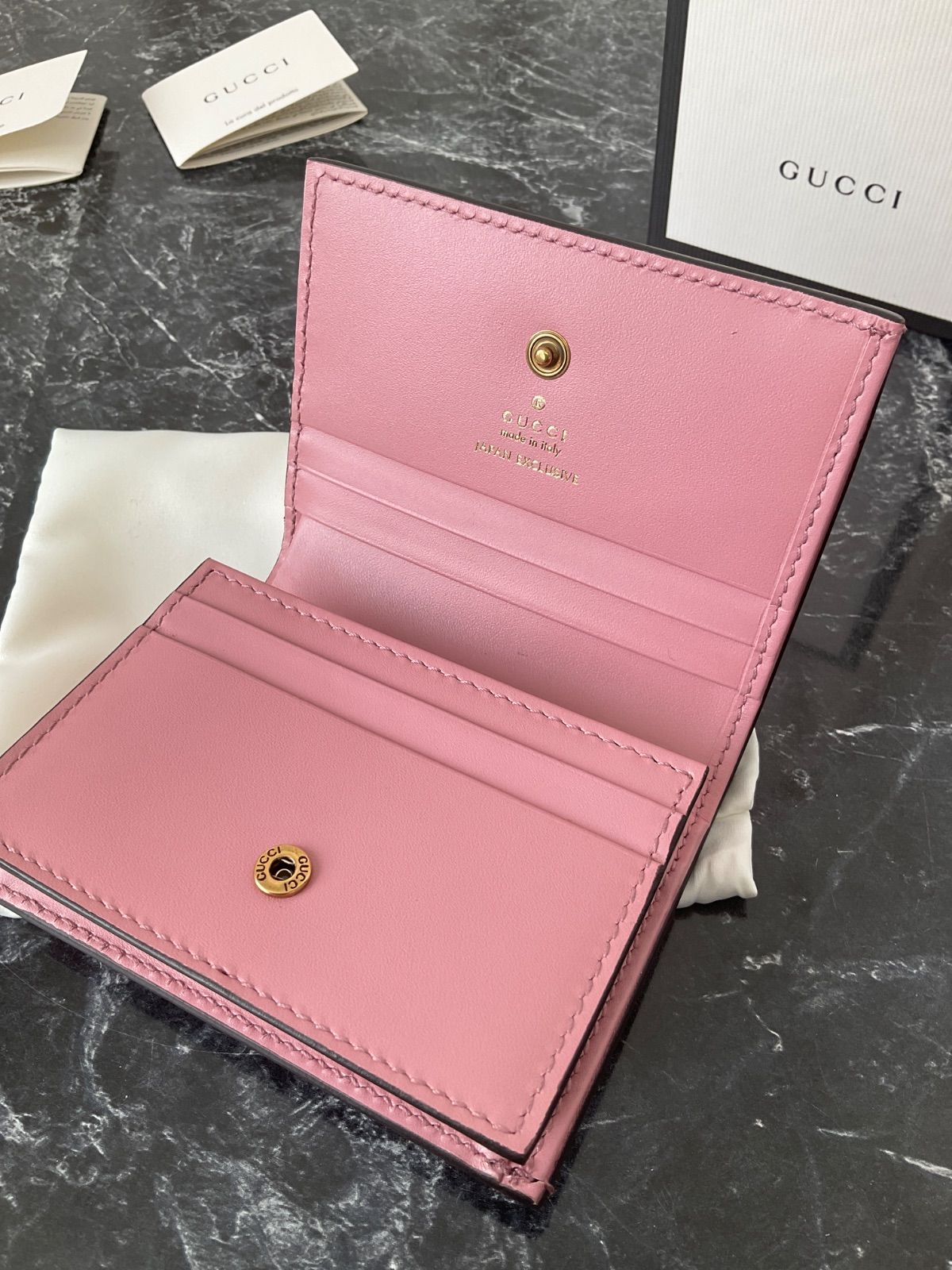 美品】GUCCI グッチ 折り財布 さくらんぼ GG柄 シマレザー ピンク