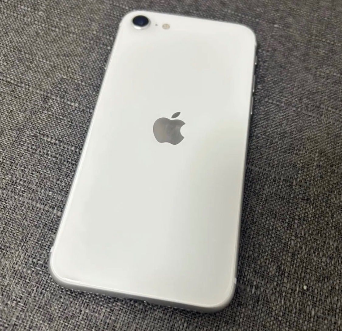 バッテリー100%】iPhoneSE2 第二世代 128GB ホワイト(スターライト