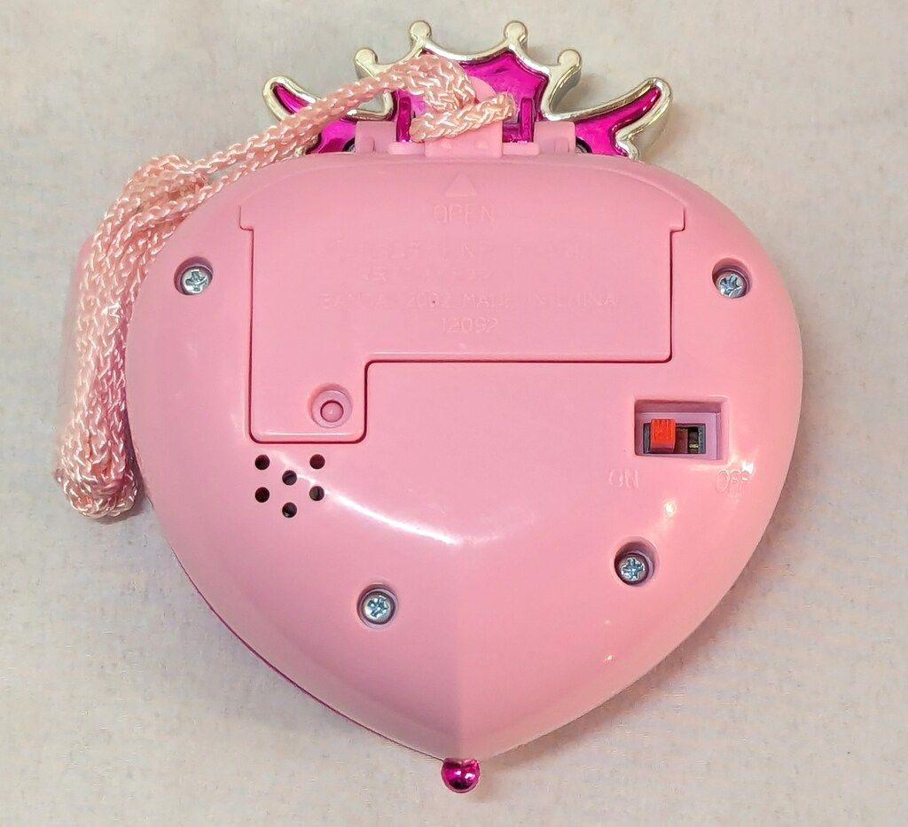 バンダイ セーラームーンワールド ちびムーンコンパクト 再販版 - メルカリ