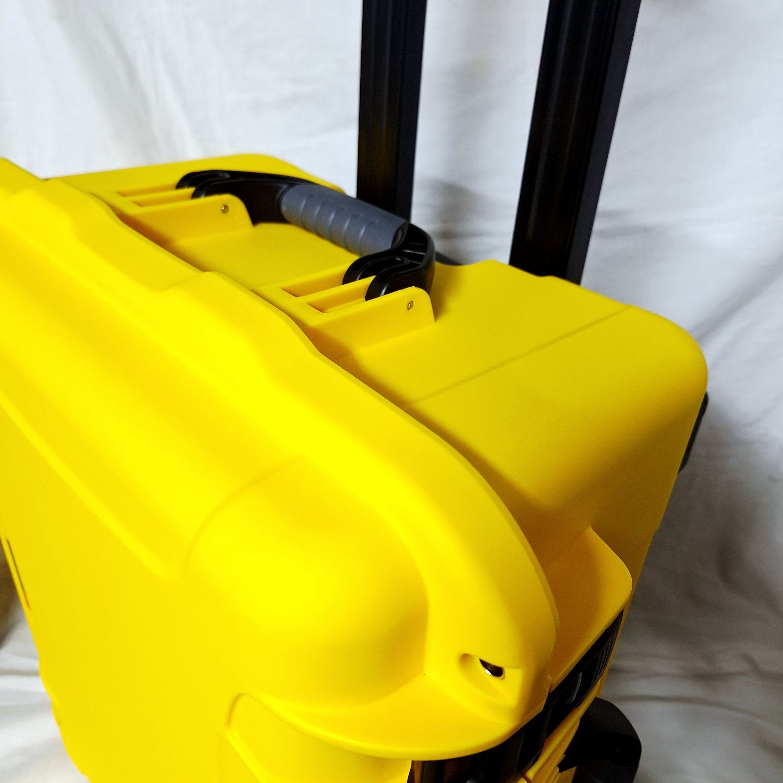 美品☆NANUK 950 FOAM付 防水ハードケース ナヌーク キャリーケース