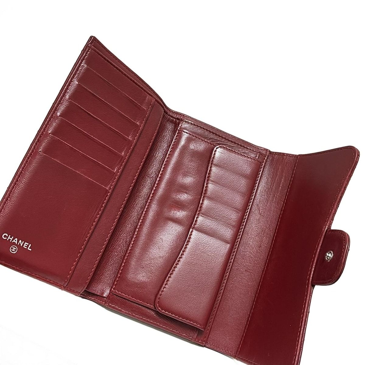 CHANEL(シャネル) 2つ折り財布 マトラッセ レッド シルバー金具