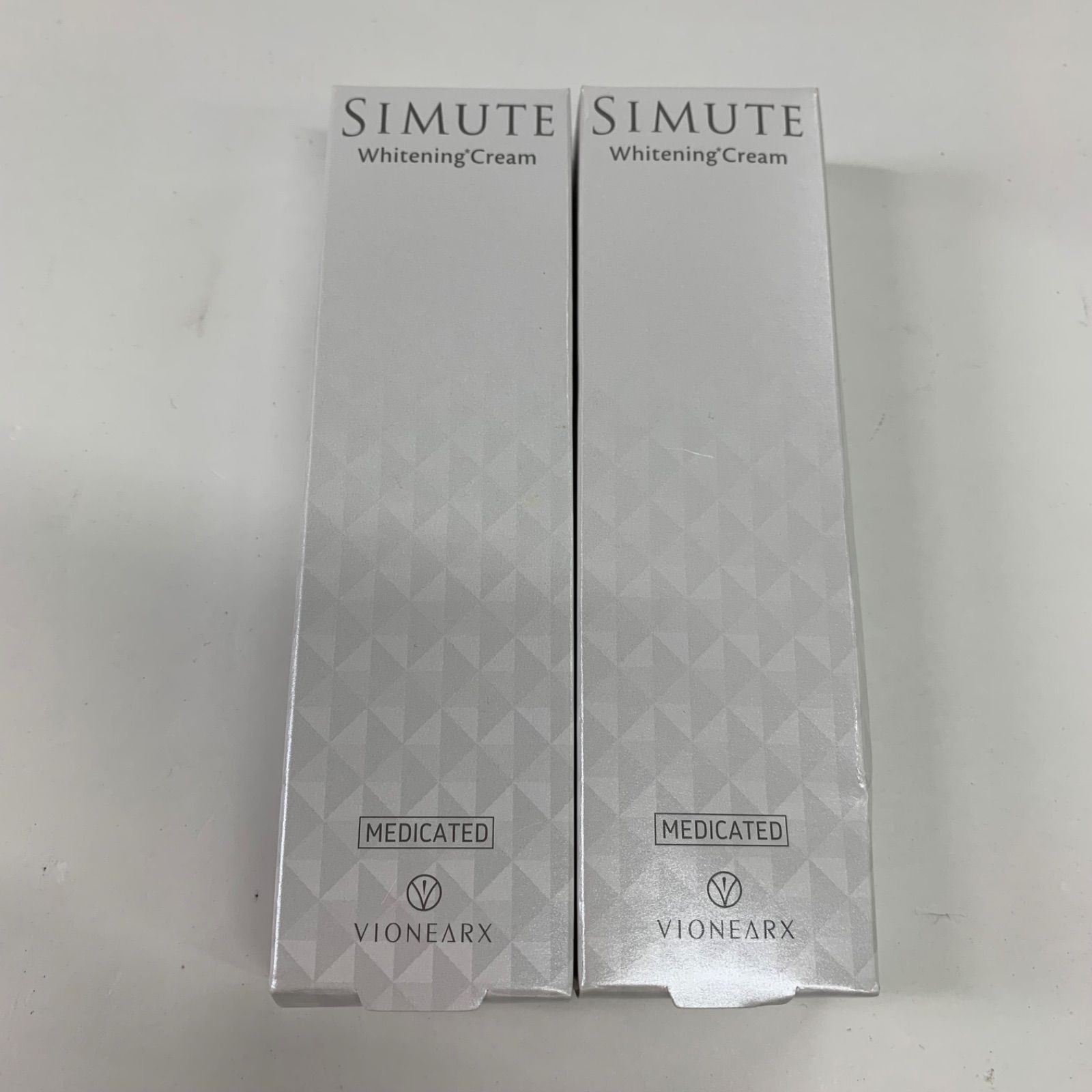 SIMUTE 薬用美白クリーム4本セット Amazon.co.jp: シミュート SIMUTE ハイドロキノン トラネキサム酸
