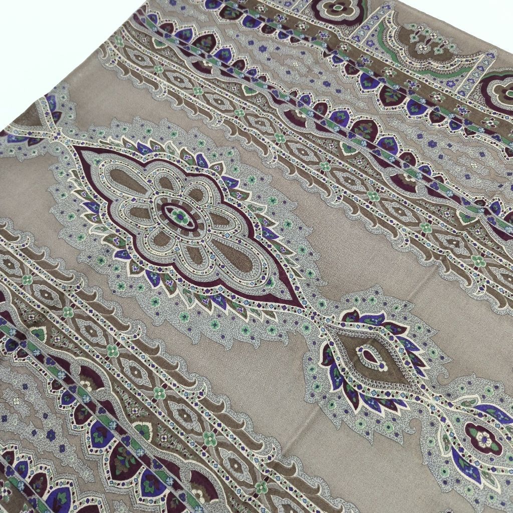 美品 ETRO エトロ スカーフ ウール混シルク ペイズリー柄 イタリア製 T エトロ ETRO ストール ショール シルク ウール 混 イタリア製