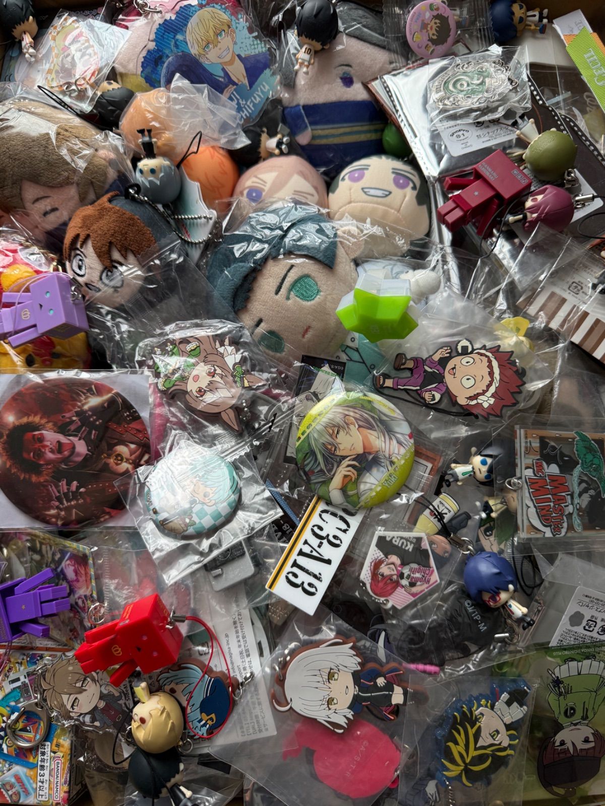 大特価！ アニメグッズ等 缶バッジ キーホルダー クリアファイル