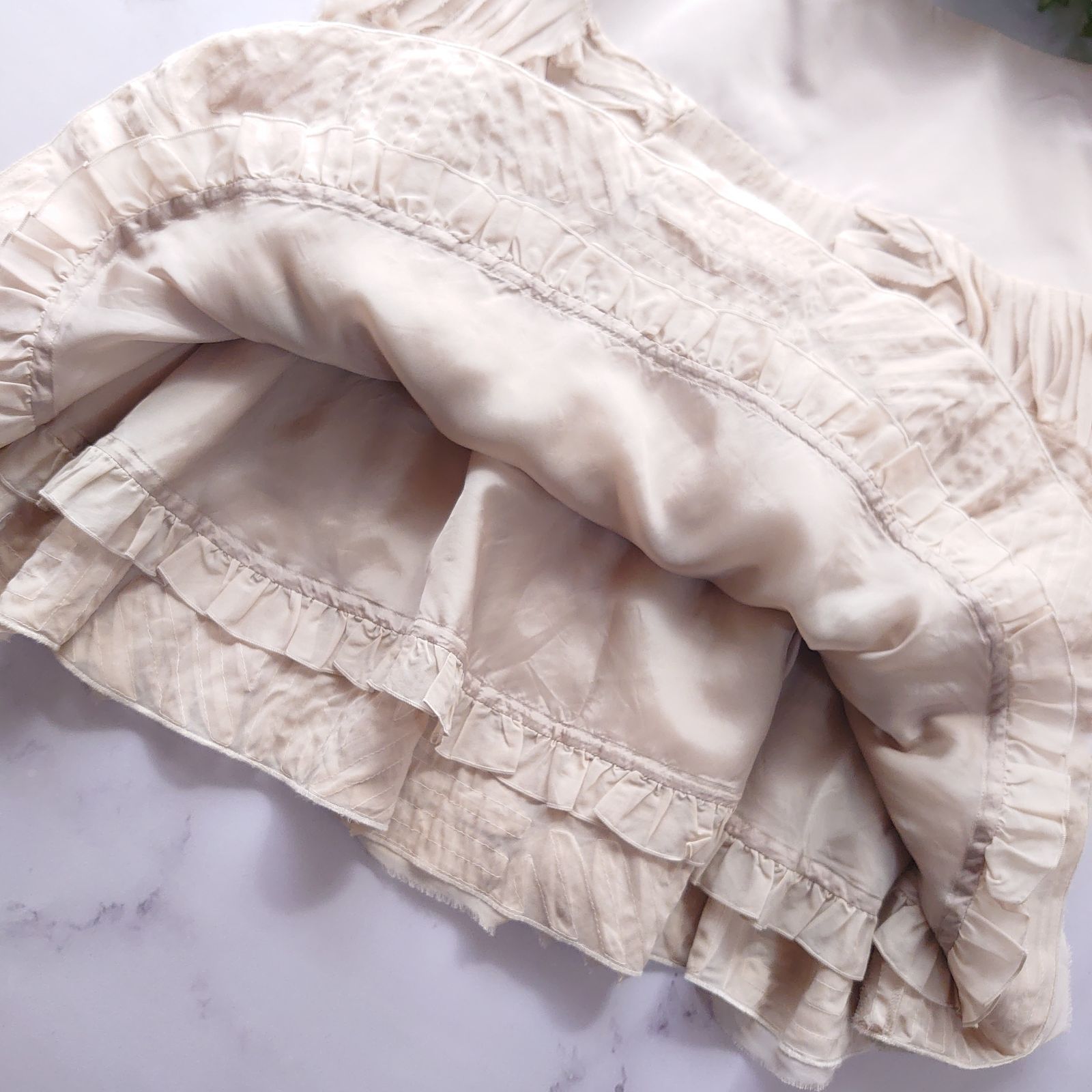 定価18万 デイジーリン シルク100％ スカート ひざ丈 フリル 40 - メルカリ 