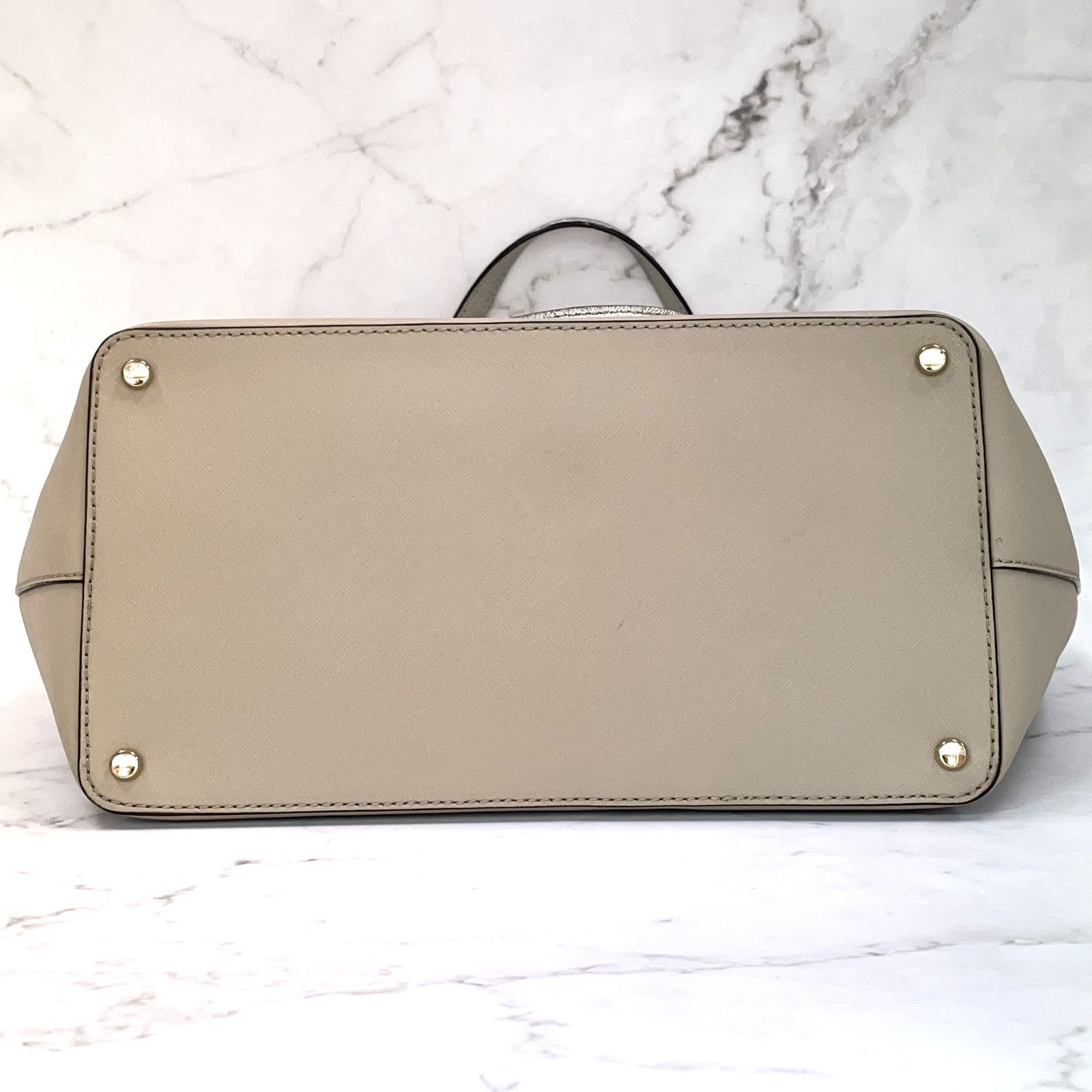 毎日にちょうどいい美しさと実用性】Kate Spade ケイトスペード 