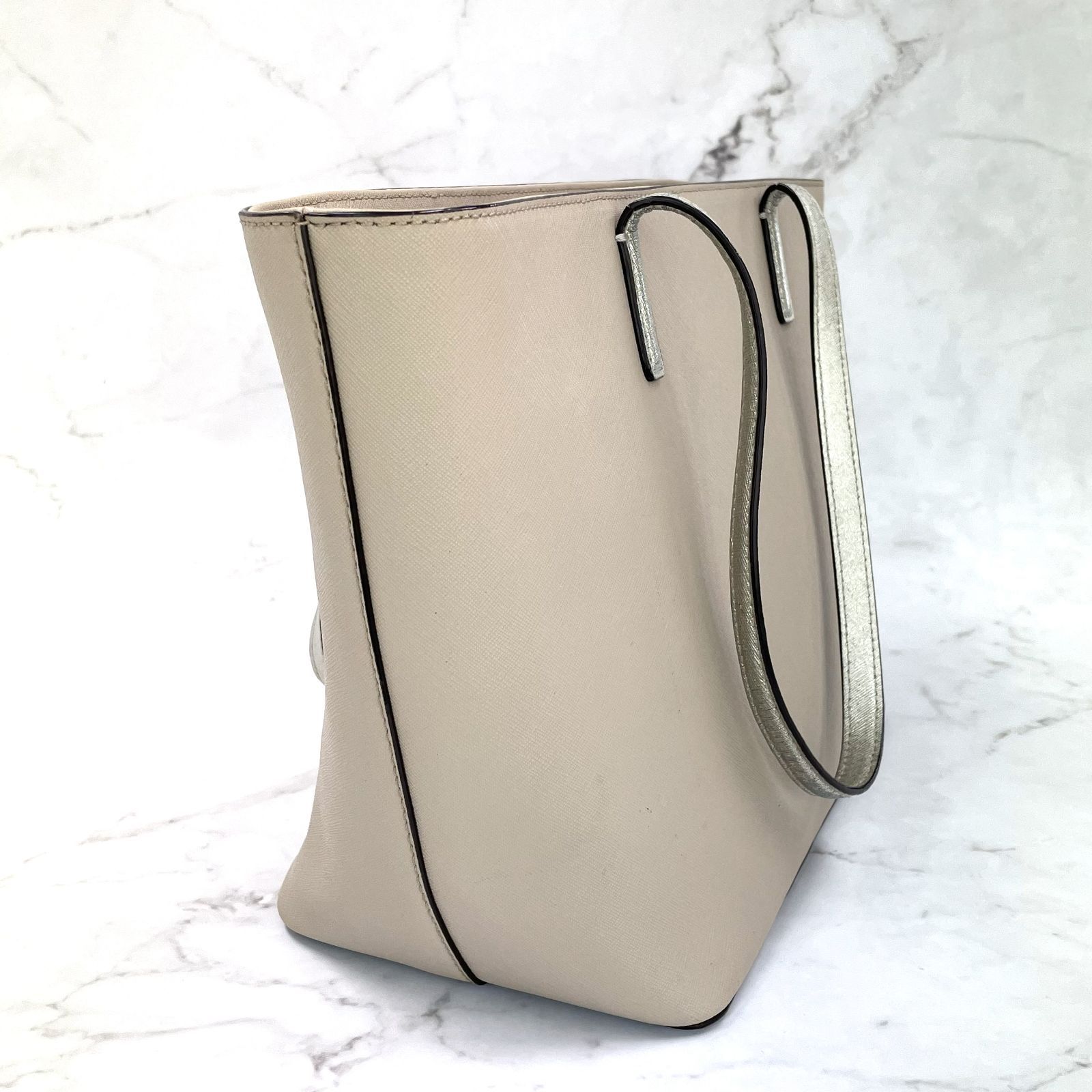 毎日にちょうどいい美しさと実用性】Kate Spade ケイトスペード 