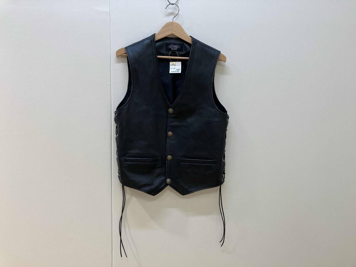 HORN WORKS　コンチョボタン　カウレザー　サイド編み込みベスト　ジレ HORN WORKS ホーンワークス レザーコンチョベスト レザーベスト サイズ