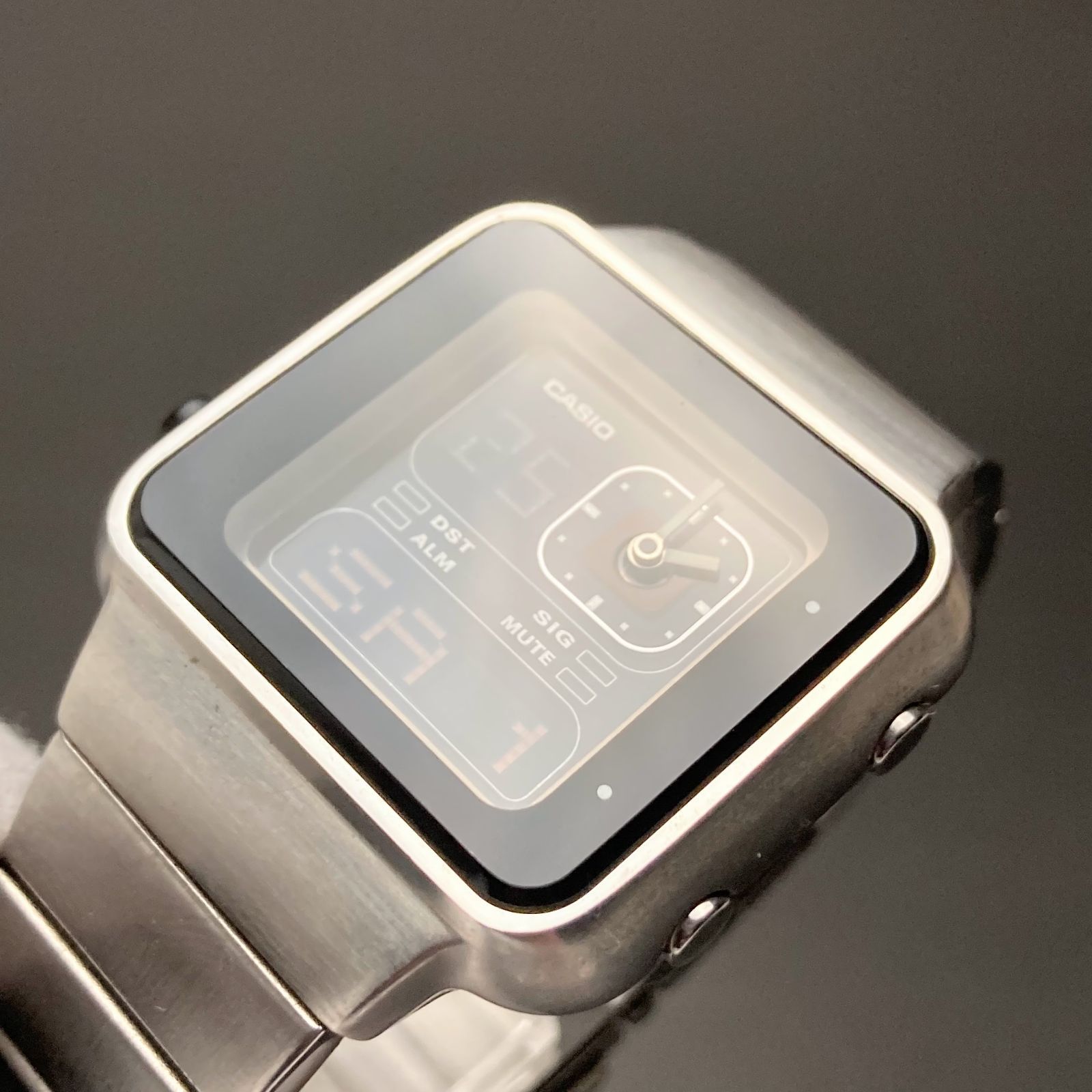 稼働品 CASIO カシオ FUTURIRT LAQ-2000D 腕時計 アナデジ クオーツ