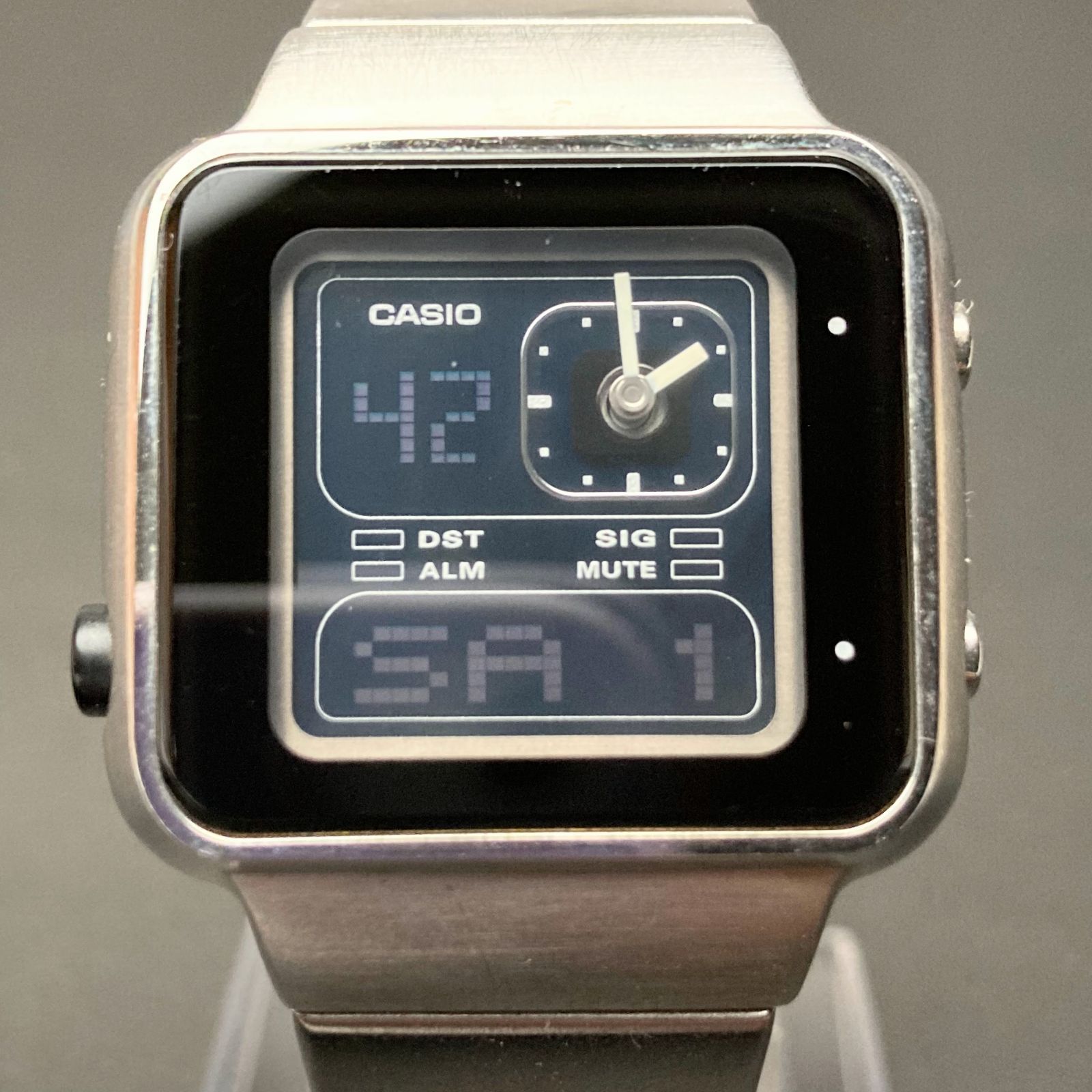 稼働品 CASIO カシオ FUTURIRT LAQ-2000D 腕時計 アナデジ クオーツ