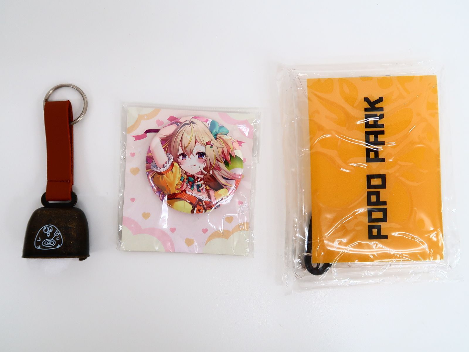  7点セット Vtuber ななしいんく 家入ポポ 2025 記念 熊鈴 Tシャツ アクリルスタンド 缶バッジ ポストカード その他 Vtuber