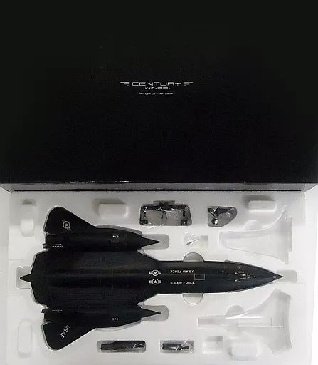 ミニカー 1 72 SR 71 A ブラックバード 第9戦略偵察航空団 ICHIBAN” 嘉手納基地 655058