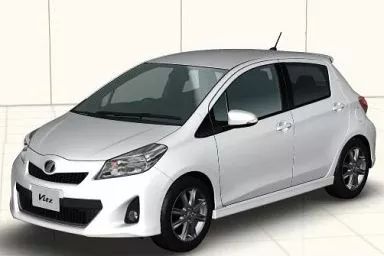 中古】ミニカー 1/43 TOYOTA Vitz RS スーパーホワイト [CT464] - メルカリ