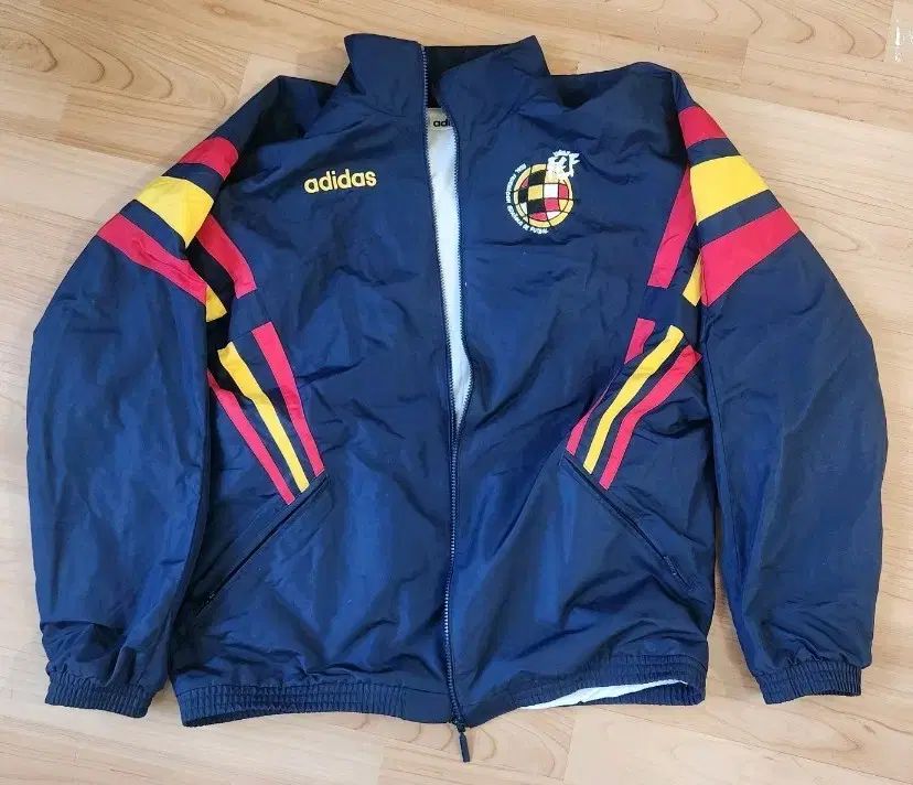 アディダス スペイン ウーブントラックジャケット - メルカリ